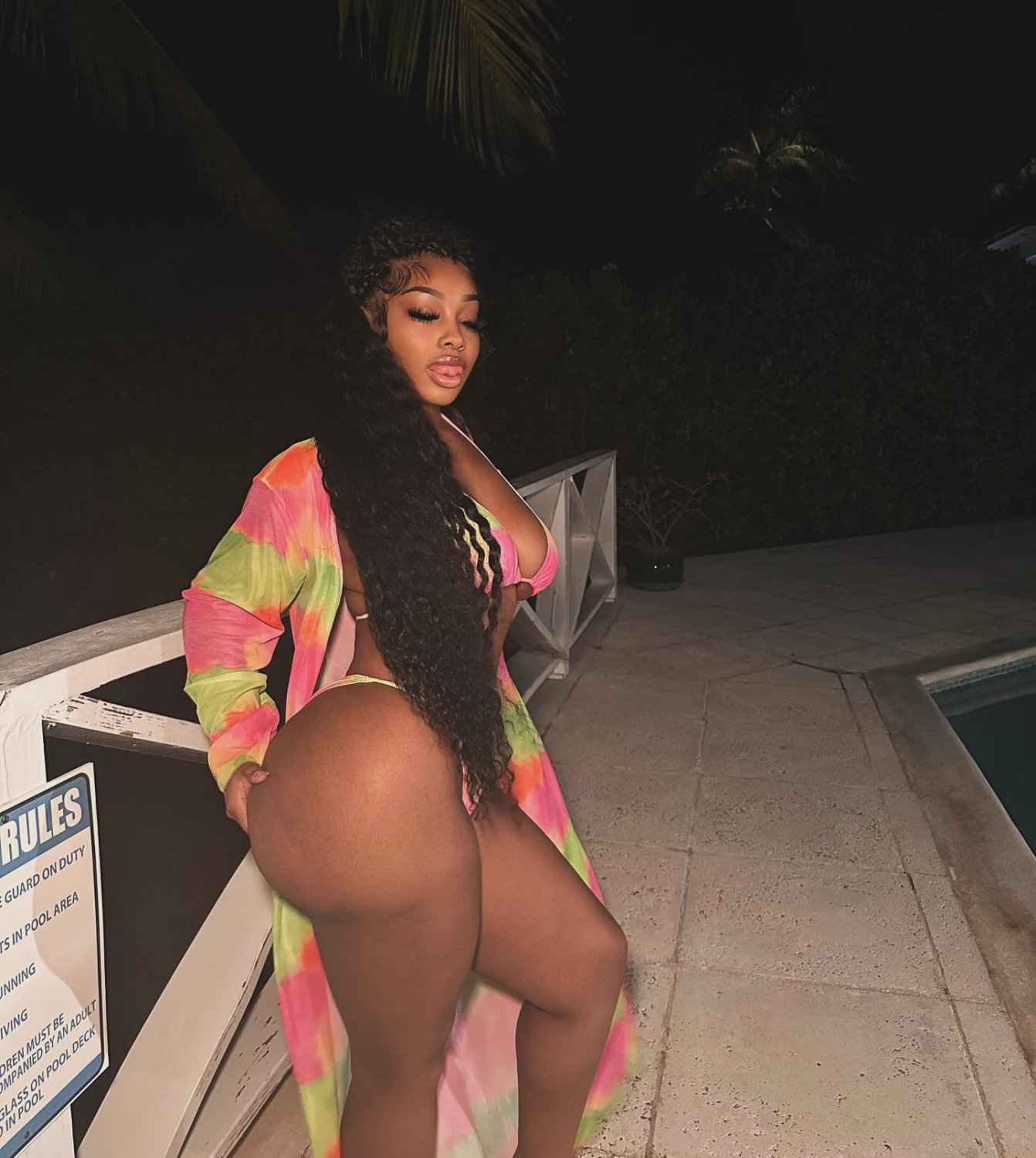 Barely Legal 21 year old Ebony Thick Baddie Mari Big Booty Ass #YVpI16Hv